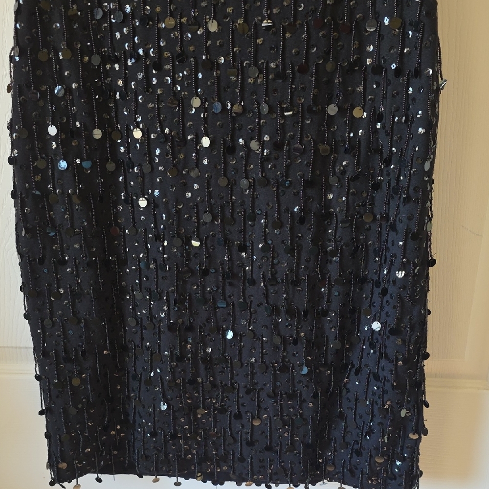 Elegant Black Sequin Midi Dress - Picture 7 of 12